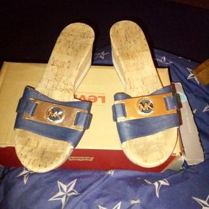 Michael Korhs women's sandels size 8